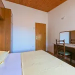 1 Apartamento *