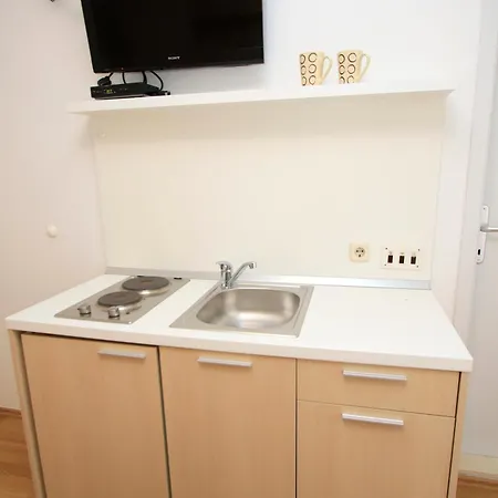 1 Apartment