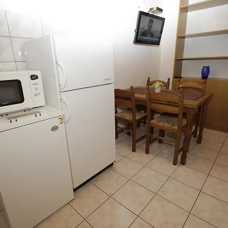 1 Apartment