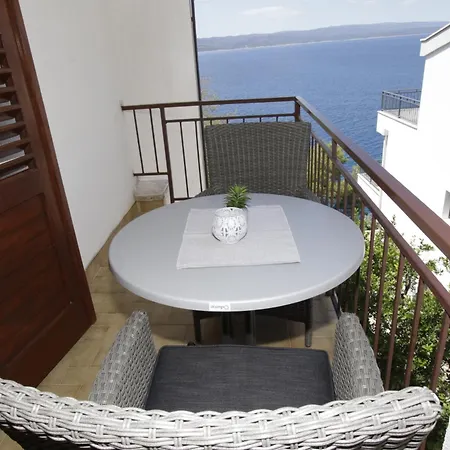 1 Apartment