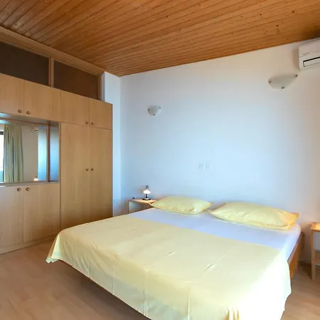 Appartement 1 *
